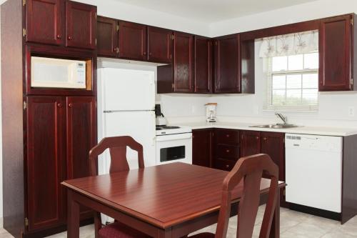 Brackley Beach North Winds Inn & Suites