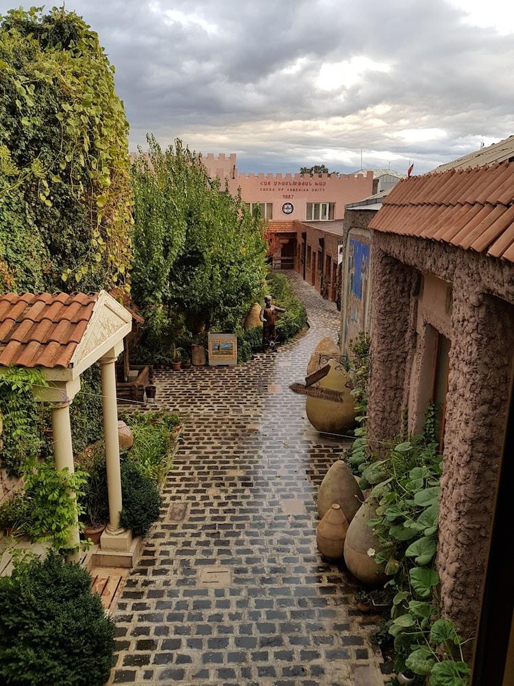 Machanents Art Hotel