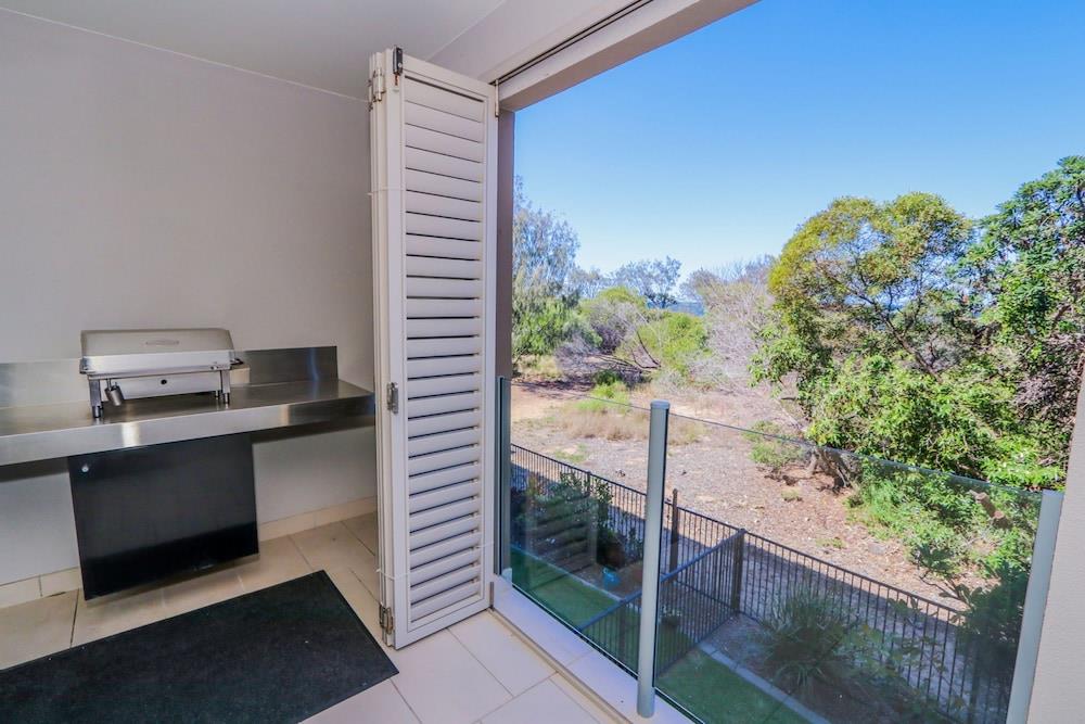 Apartment 409 Pavillions On 1770