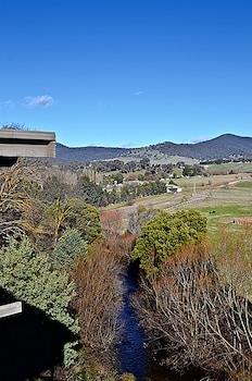 Delatite Apartments - Timbertop and Fir