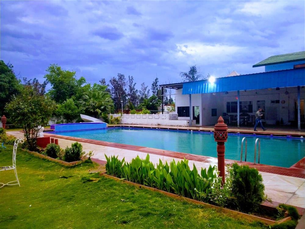 Hotel Swaraj Resorts