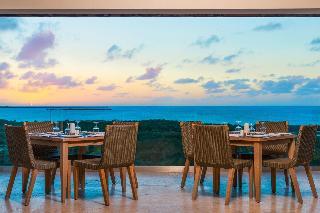 Sailrock Resort - Ocean View Villas And Suites