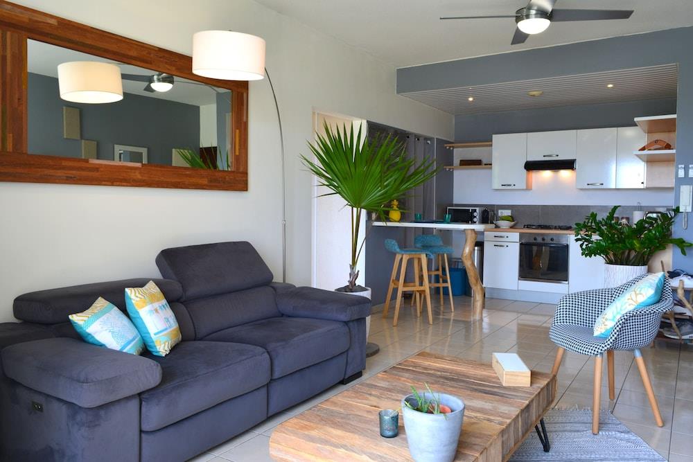 F2 Little Eden Tahiti Vue Moorea Holiday Home 1