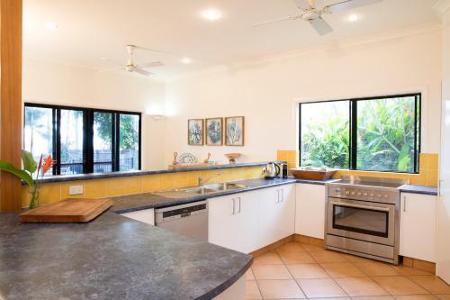 Absolute Beachfront Bliss at Newell Beach