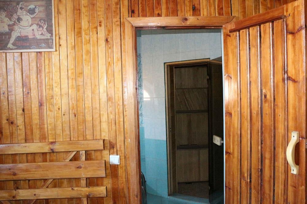 Gostiny Dvor Hotel - Hostel