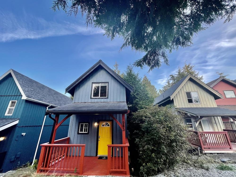 Black Bear Cottage By Natural Elements Vacation Rentals