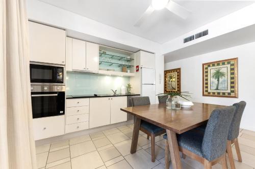 621 Laguna On Hastings