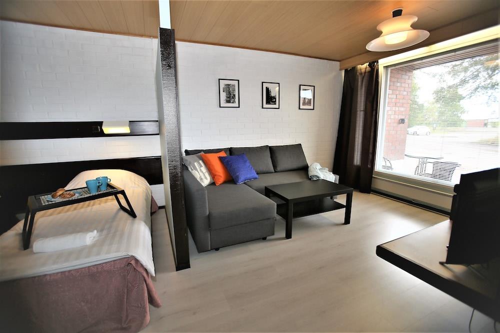 Leikari Seal La Vie Bungalows