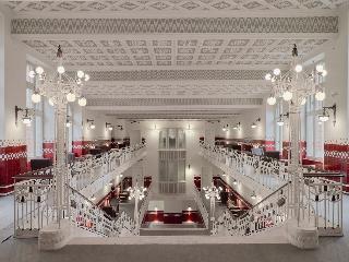 Kozmo Hotel Suites & Spa