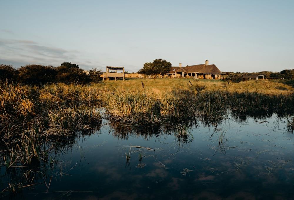 Hlosi Game Lodge