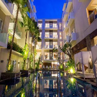 Grand Ixora Kuta Resort