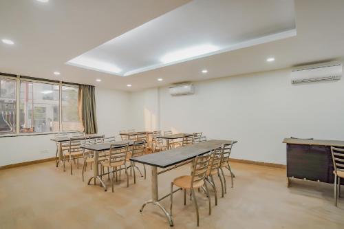 Oyo Townhouse 77014 Sector 132