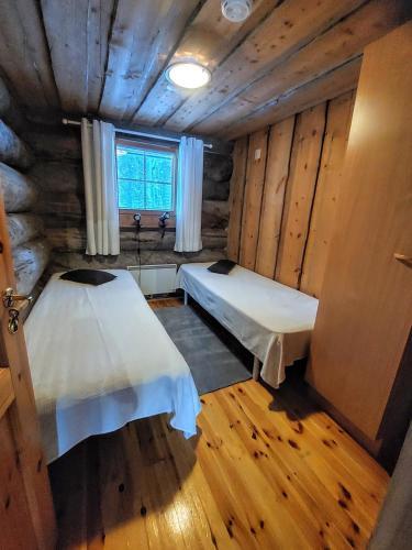 Isokelo Log Apartments