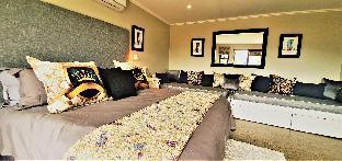 Bakenhof Winelands Lodge