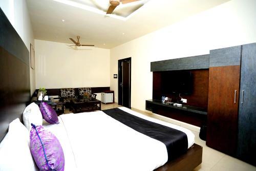 Bhagya Raj Palace By Wb Comfort