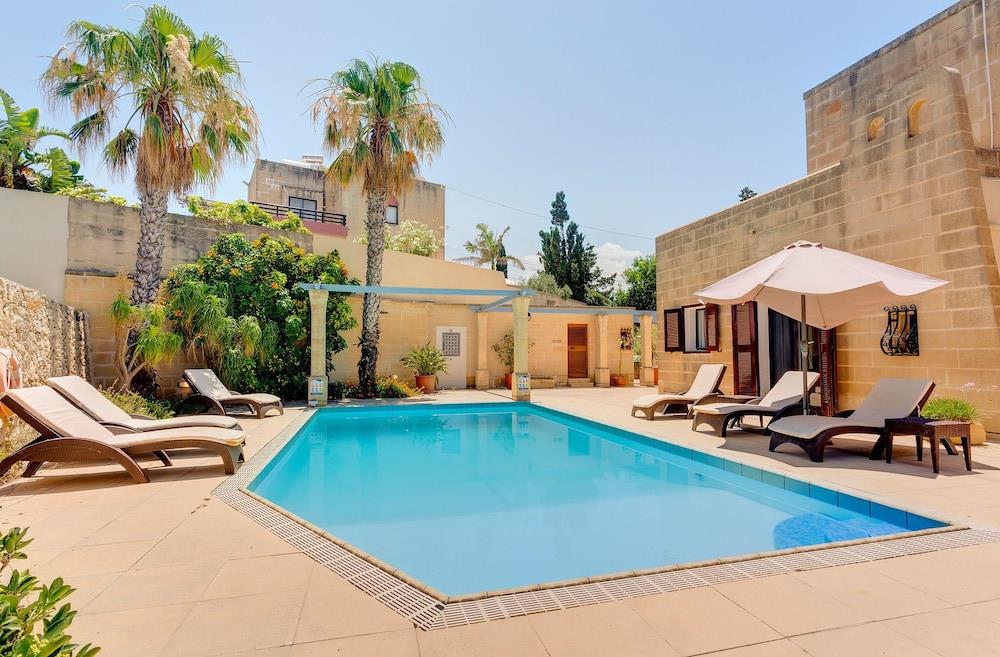 Superlative Villa With Private Pool
