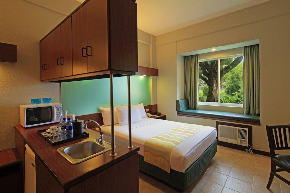 Microtel By Wyndham Tarlac