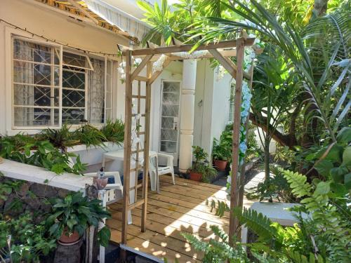 Open Air Cafe & Apartment