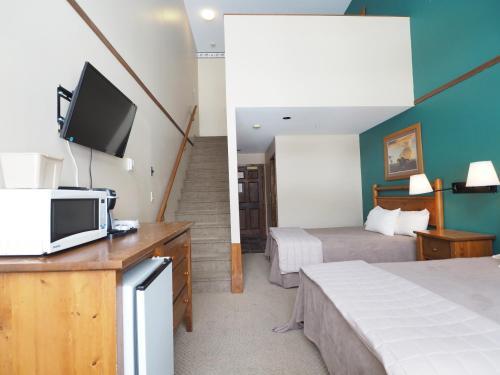 Apex Mountain Inn Suite 409 - Studio Condo