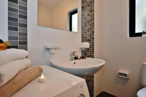 Three Bedroom Apartment Manikata