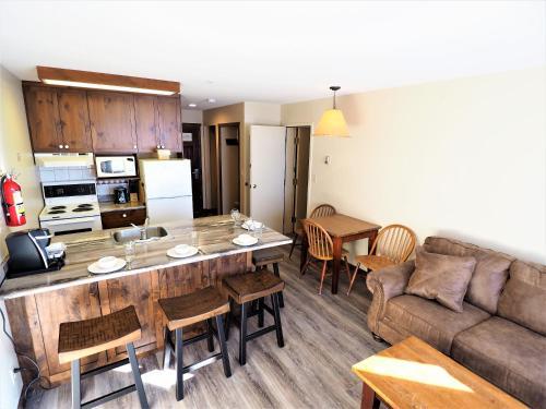 Apex Mountain Inn Suite 325-326 2 Bedrooms 2 Bathrooms Condo