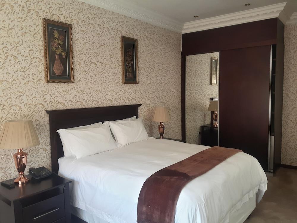 Ekupholeni Garden Villas