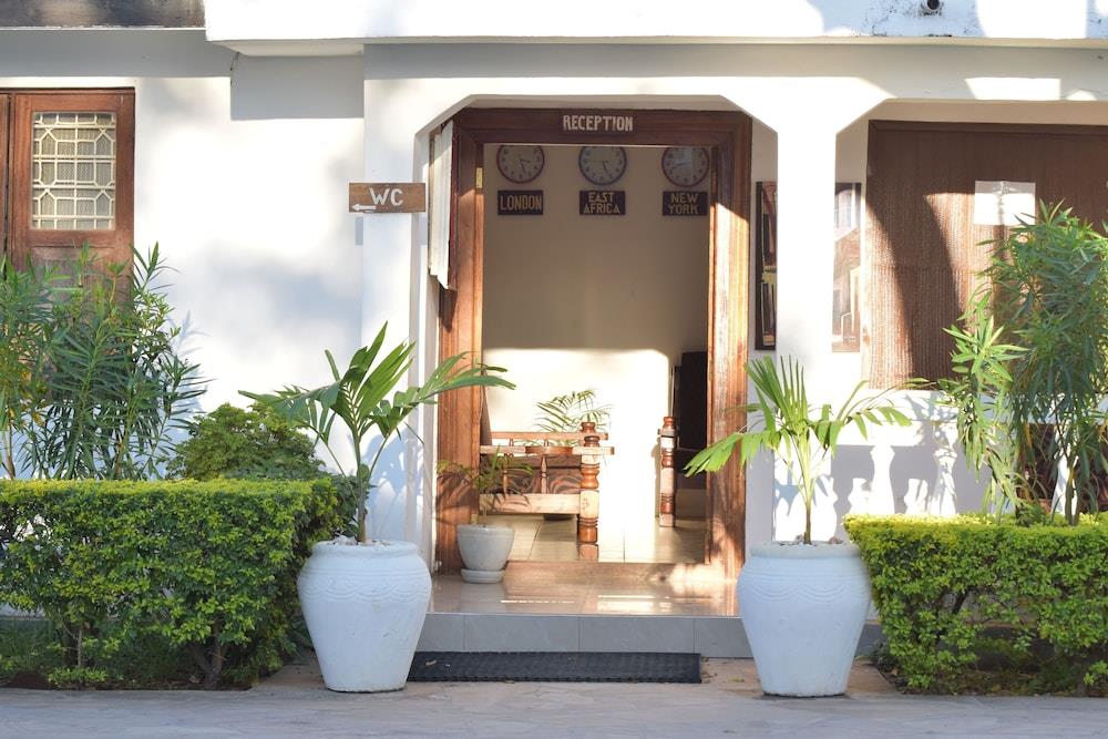 Chukwani Executive Inn