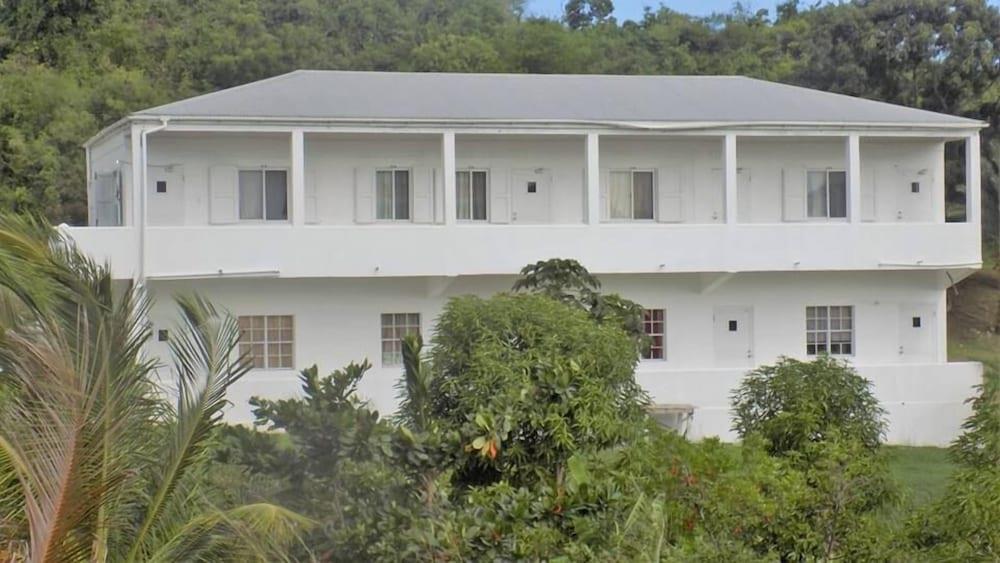 Date Palms Apartments