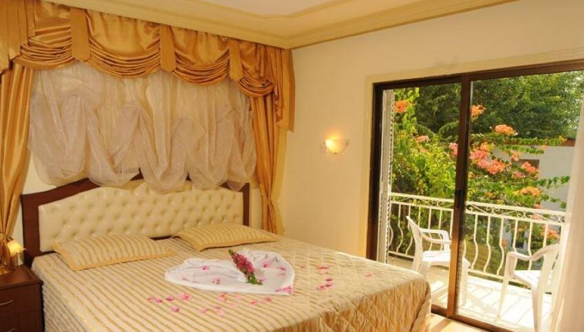 Riverside Garden Resort