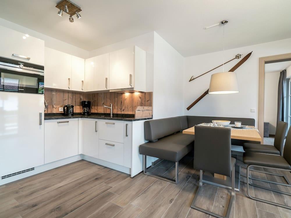 Sprawling Holiday Home In Mühlbach Garden