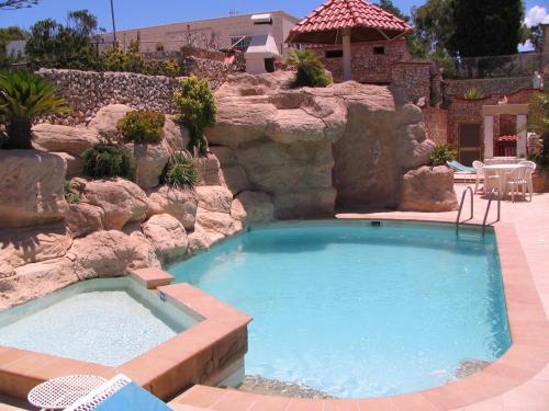 Santa Maria Villa Apartments