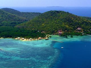 Coral Bay Beach And Dive Resort