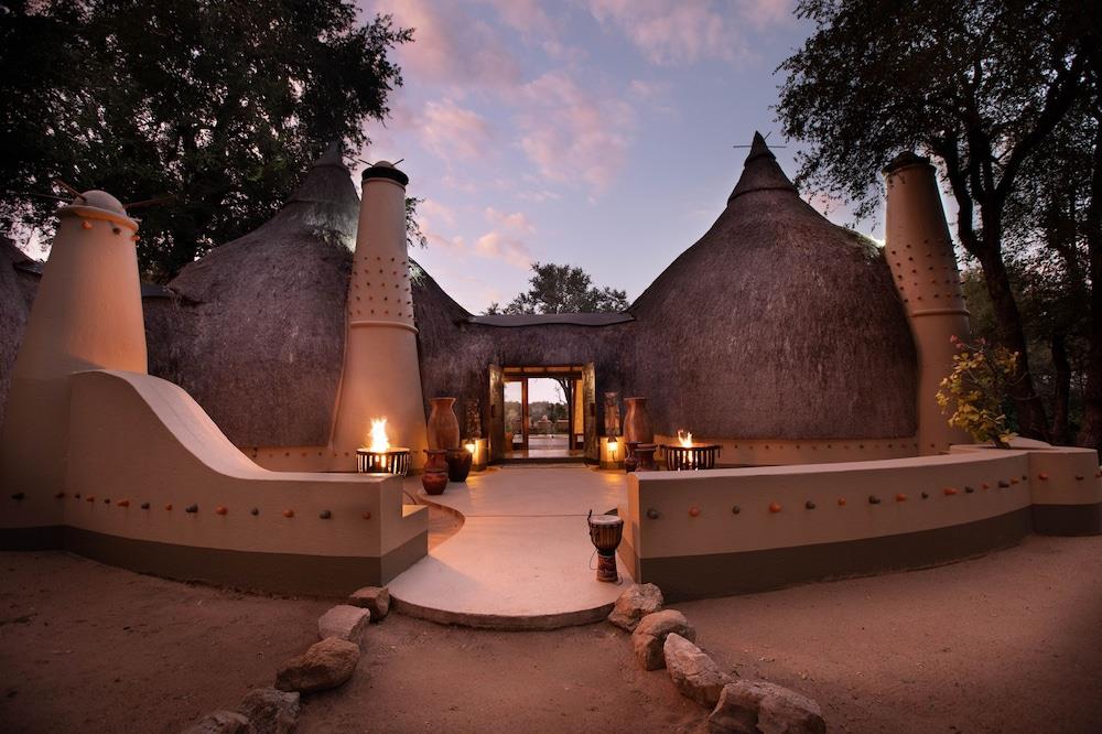 Hoyo Hoyo Safari Lodge