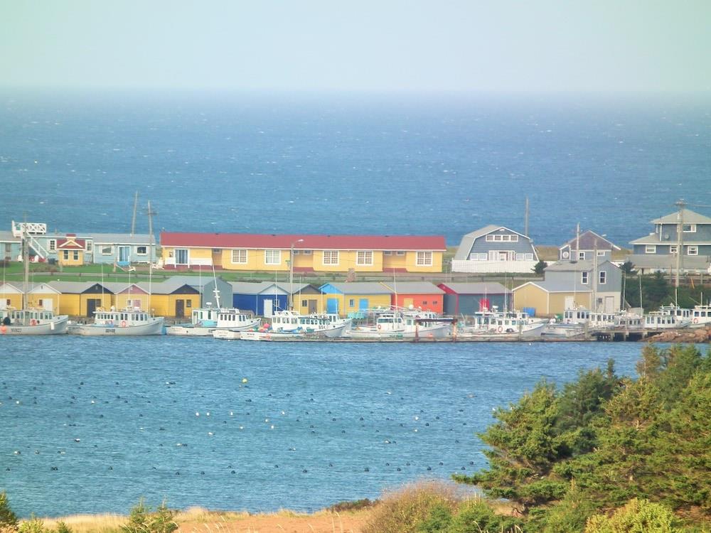 Points East Beach Motel