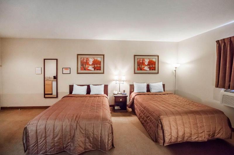 Econo Lodge Inn & Suites