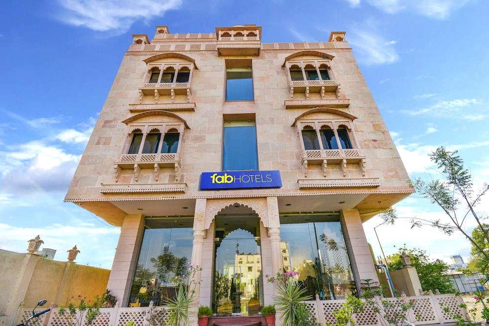 Fabhotel Paradise For You