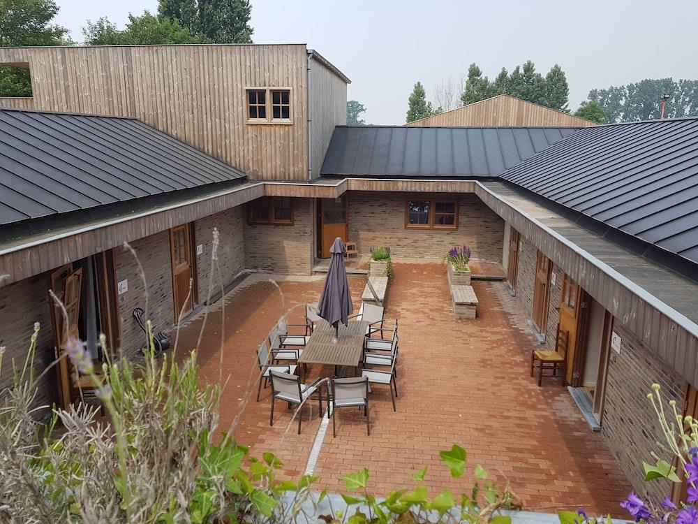 Hostel De Steenakker