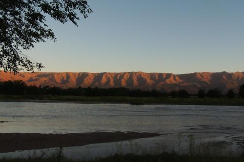 Apart Cabañas Oasis Del Valle