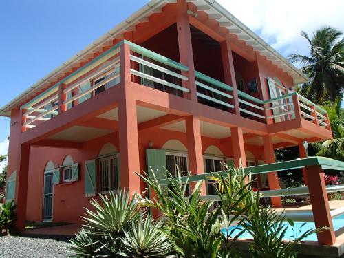 Pointe Dubique Bed And Breakfast