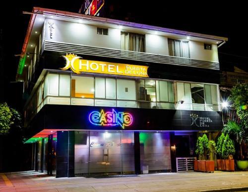 Hotel Puerta De Luna