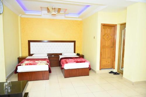 Azeem International Hotel And Restaurant