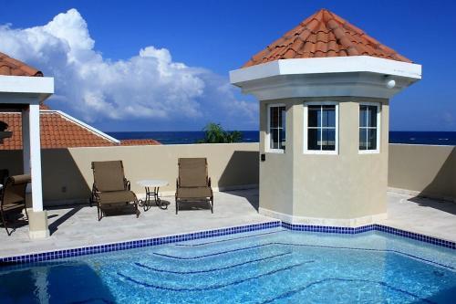 Lawson Rock Angelfish 203 Condo