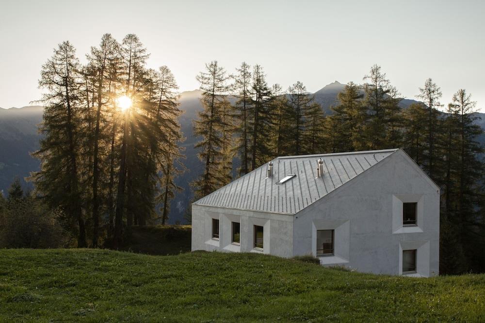 Castle Apartment Overlooking Tullaghan Bay