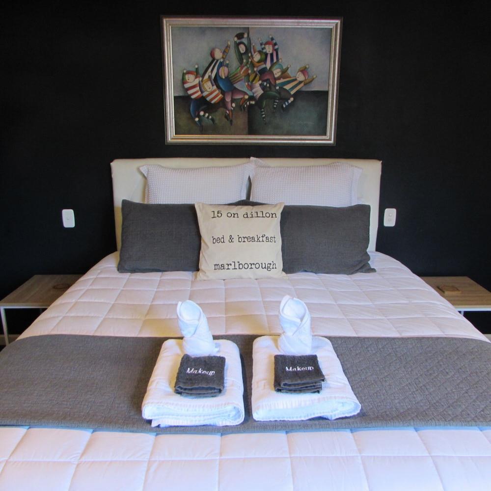 15 On Dillon Bed & Breakfast