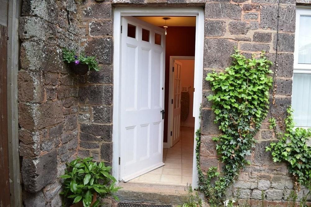 Hotel Sera Courtyard