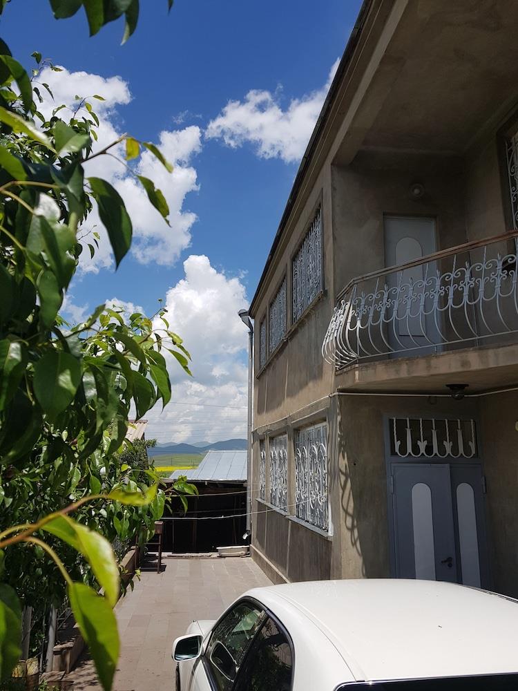 Mountain Lake Villa B&B