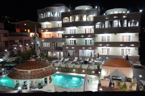 Accommodation Royal Azur