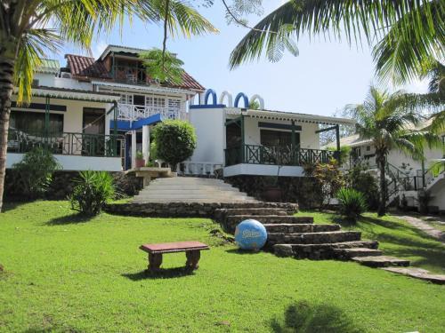 Hotel Y Centro De Buceo Sirius