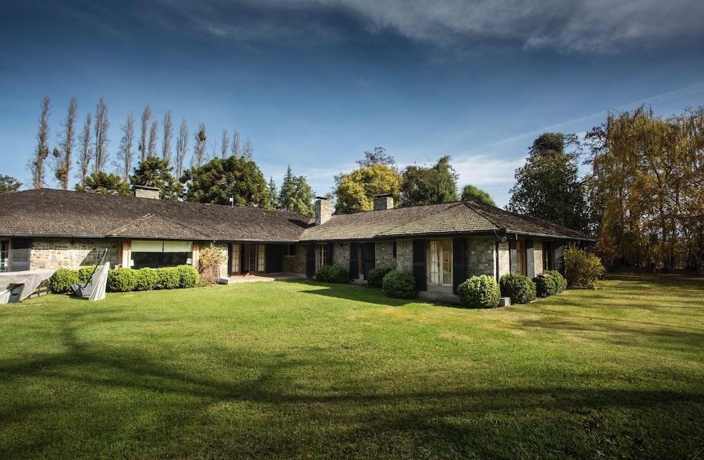 Comalle Hotel & Lodge