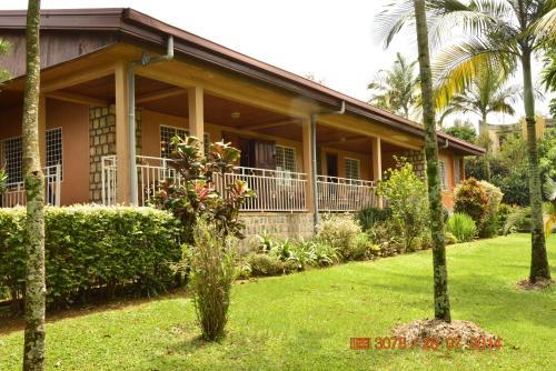 Zwinkels Guest House Bamenda